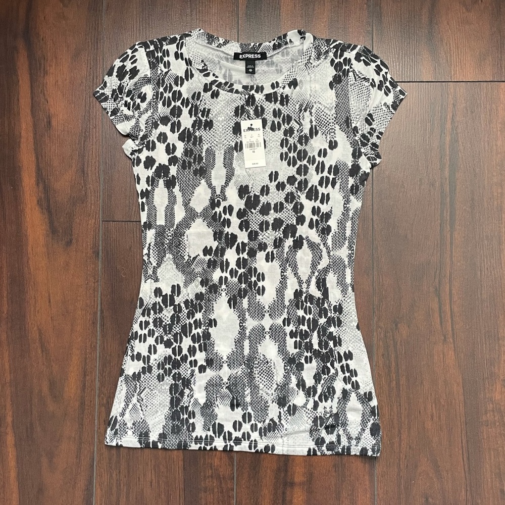 Women’s Express Snakeskin Top